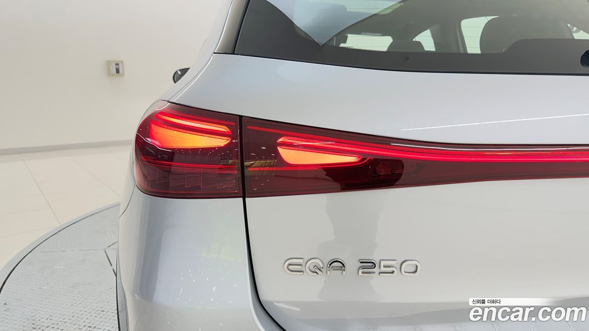 Mercedes-Benz EQA 2025