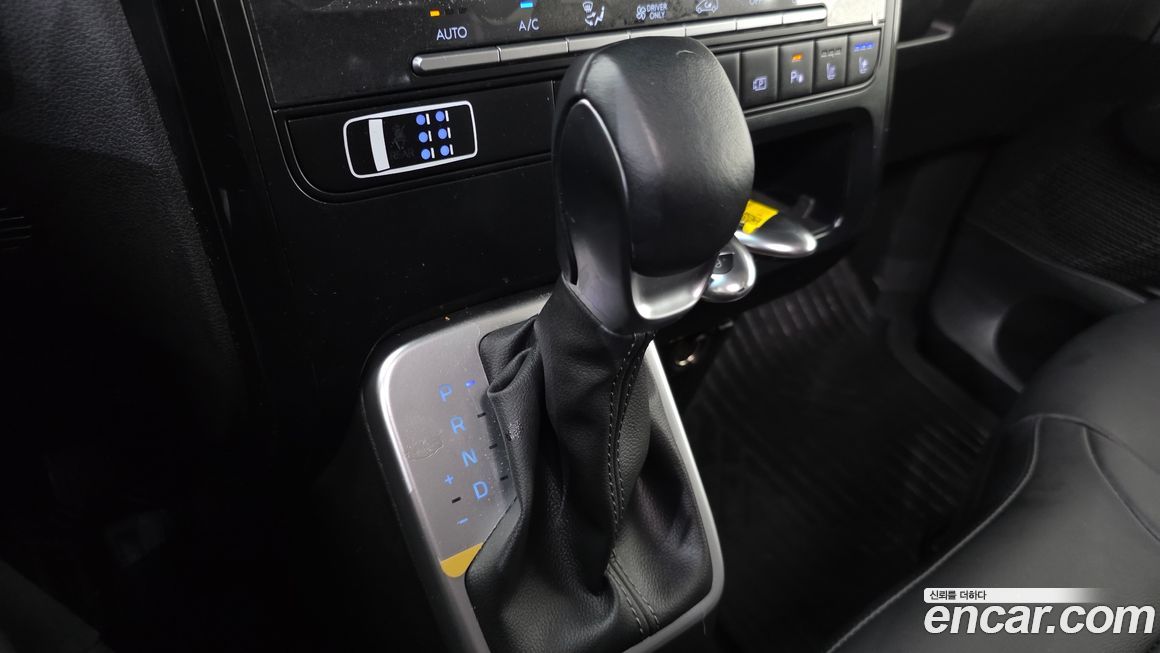 Hyundai Staria 2026