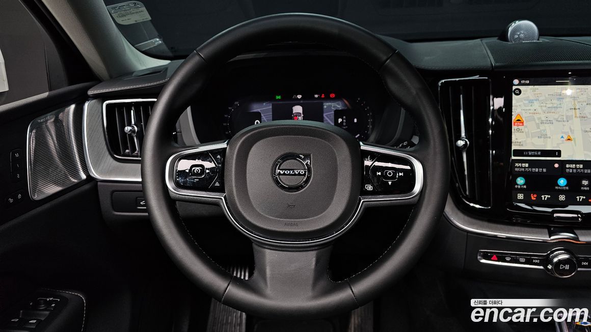 Volvo XC60 2025