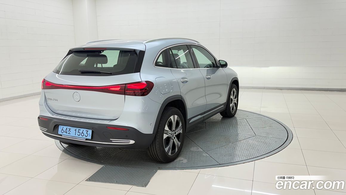 Mercedes-Benz EQA 2025