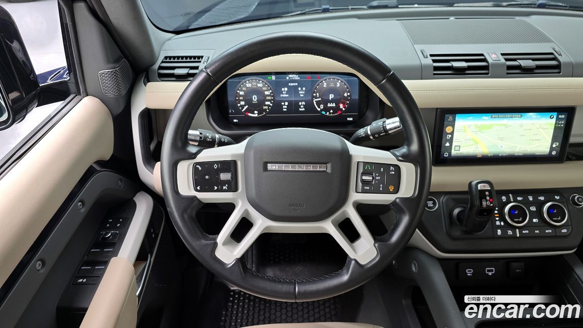 Land Rover Defender 2022