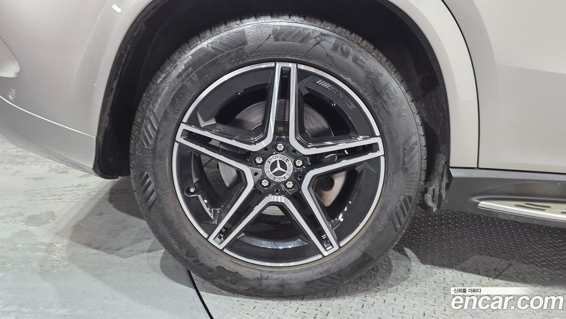 Mercedes-Benz GLE-Class 2021