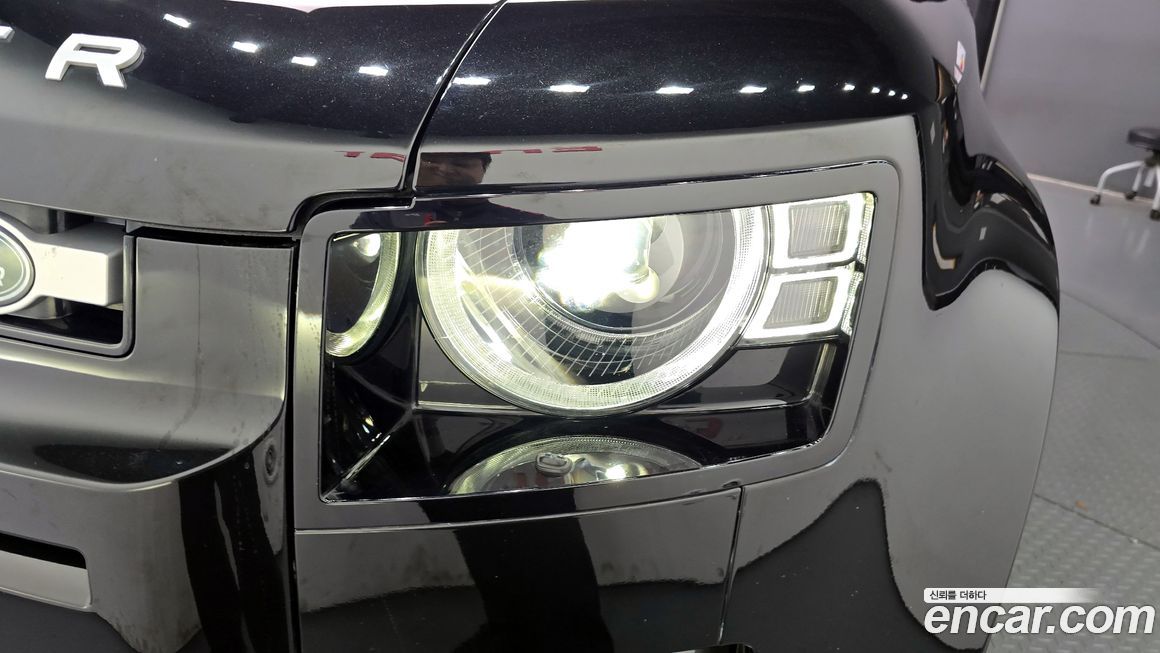 Land Rover Defender 2022