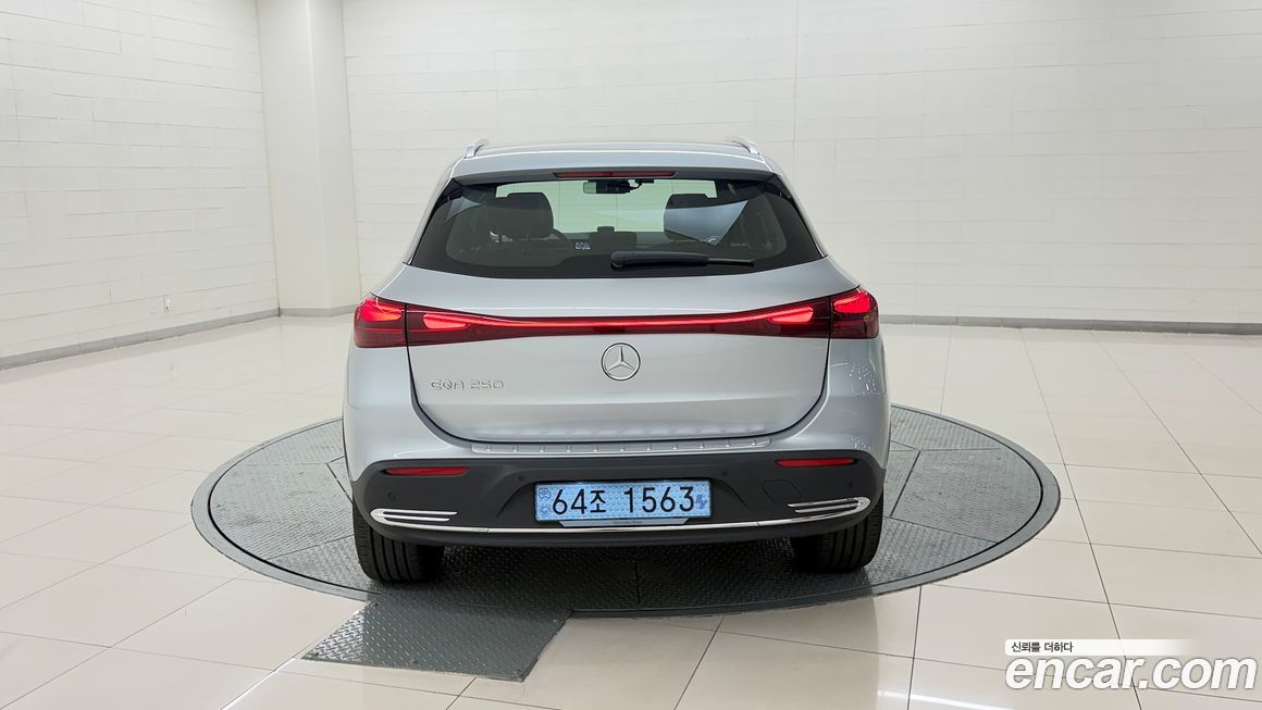 Mercedes-Benz EQA 2025