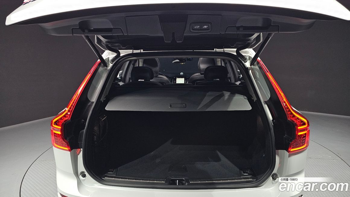 Volvo XC60 2025