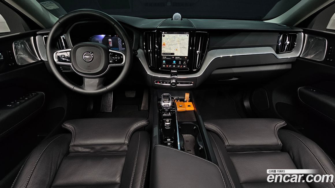 Volvo XC60 2025