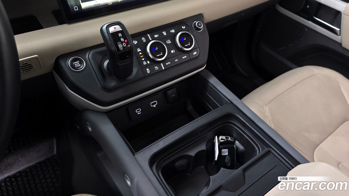 Land Rover Defender 2022
