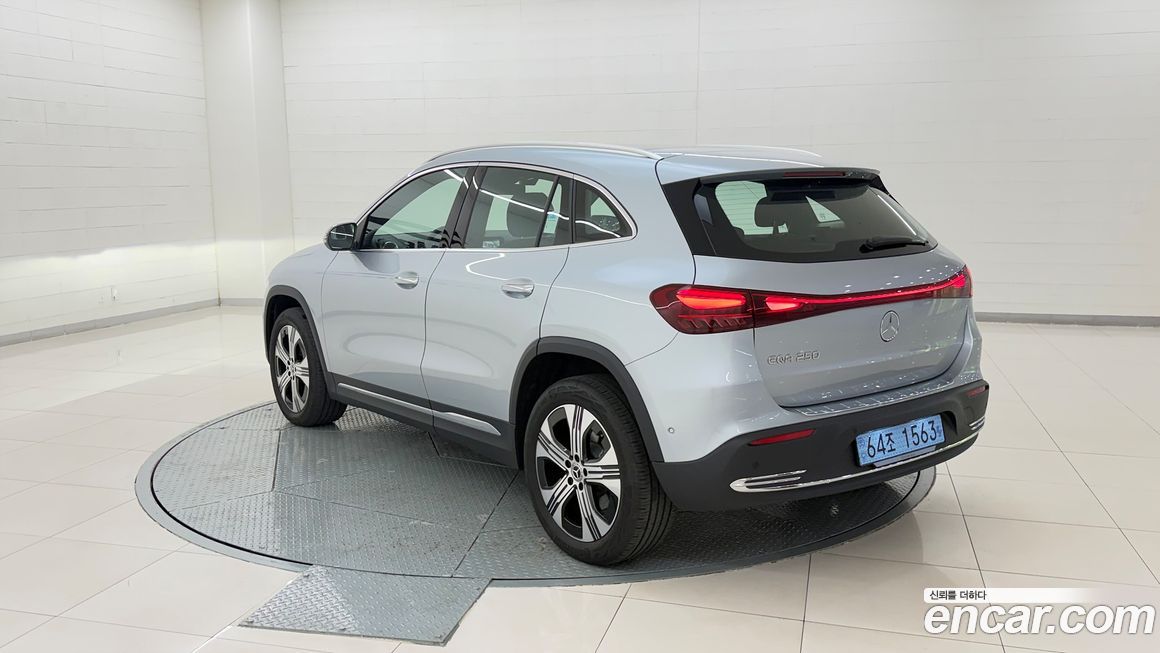 Mercedes-Benz EQA 2025