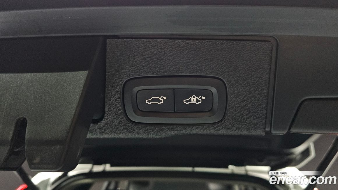 Volvo XC60 2025