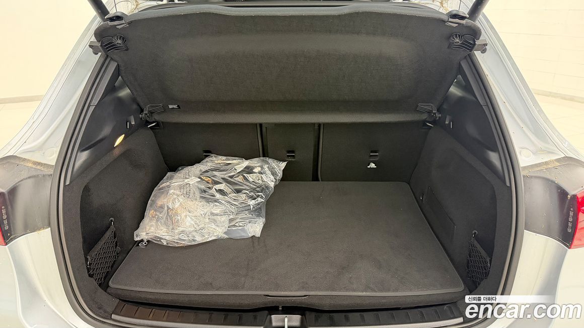 Mercedes-Benz EQA 2025