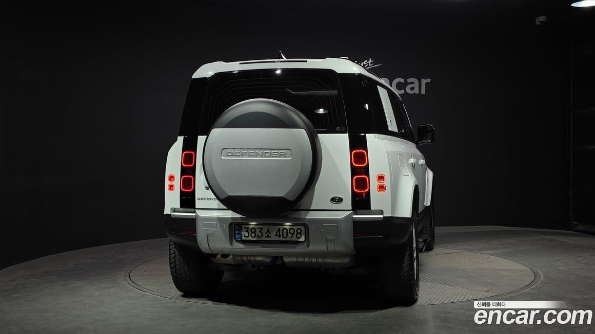 Land Rover Defender 2022