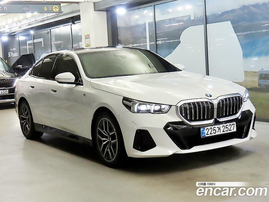 BMW 5-Series 2025