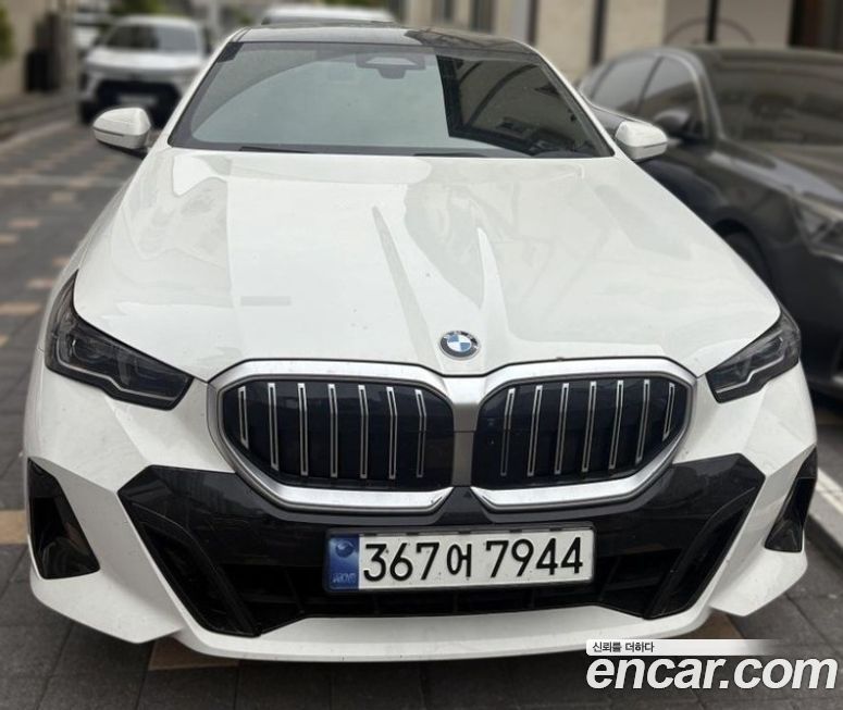 BMW 5-Series 2024