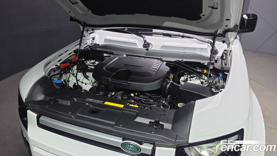 Land Rover Defender 2022