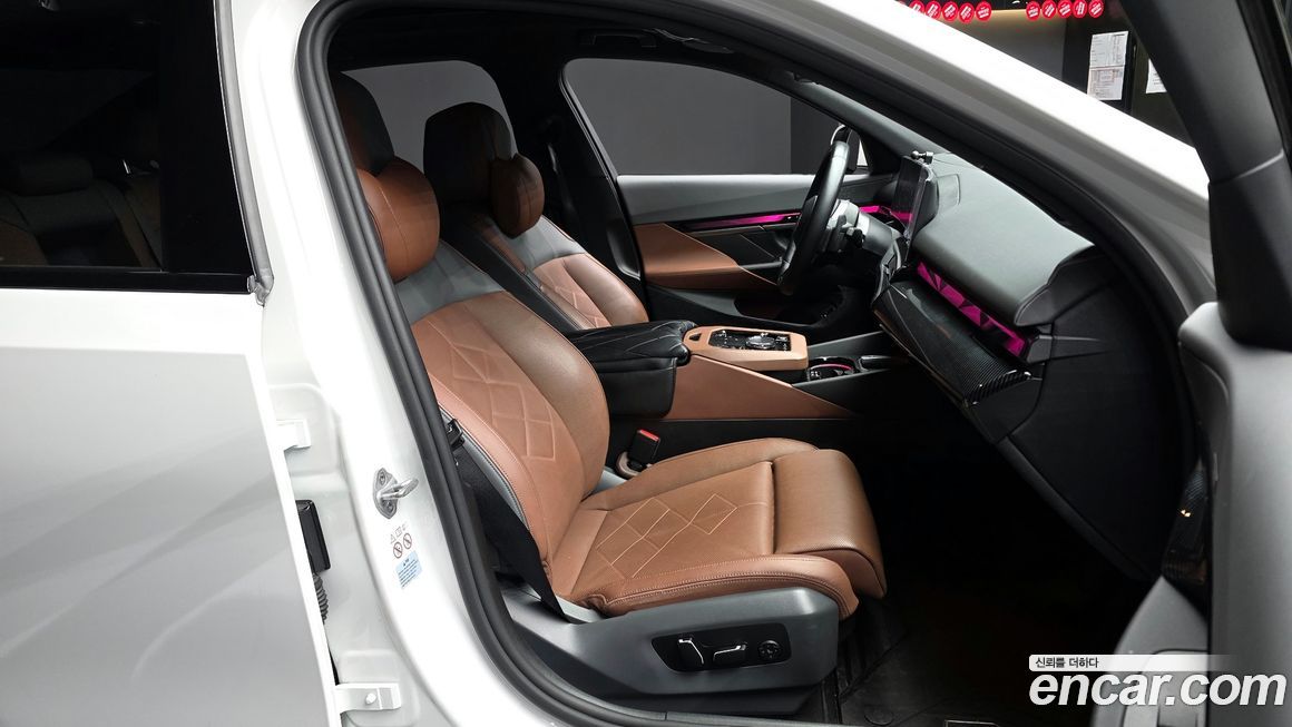 BMW 5-Series 2024