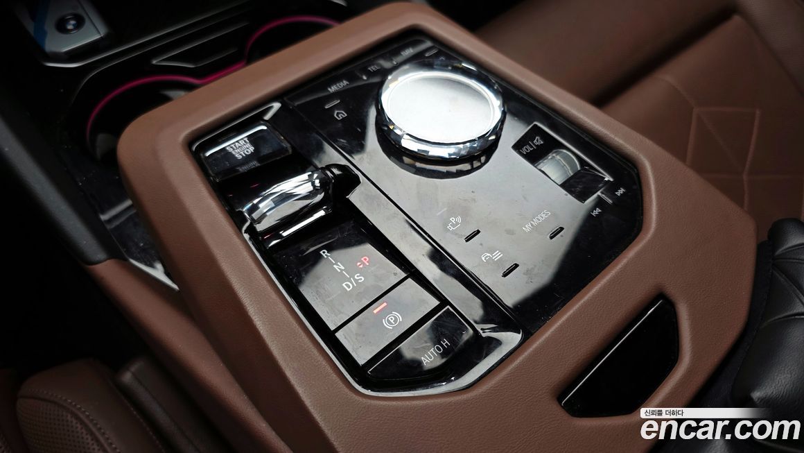 BMW 5-Series 2024