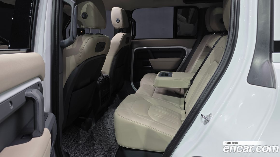 Land Rover Defender 2022