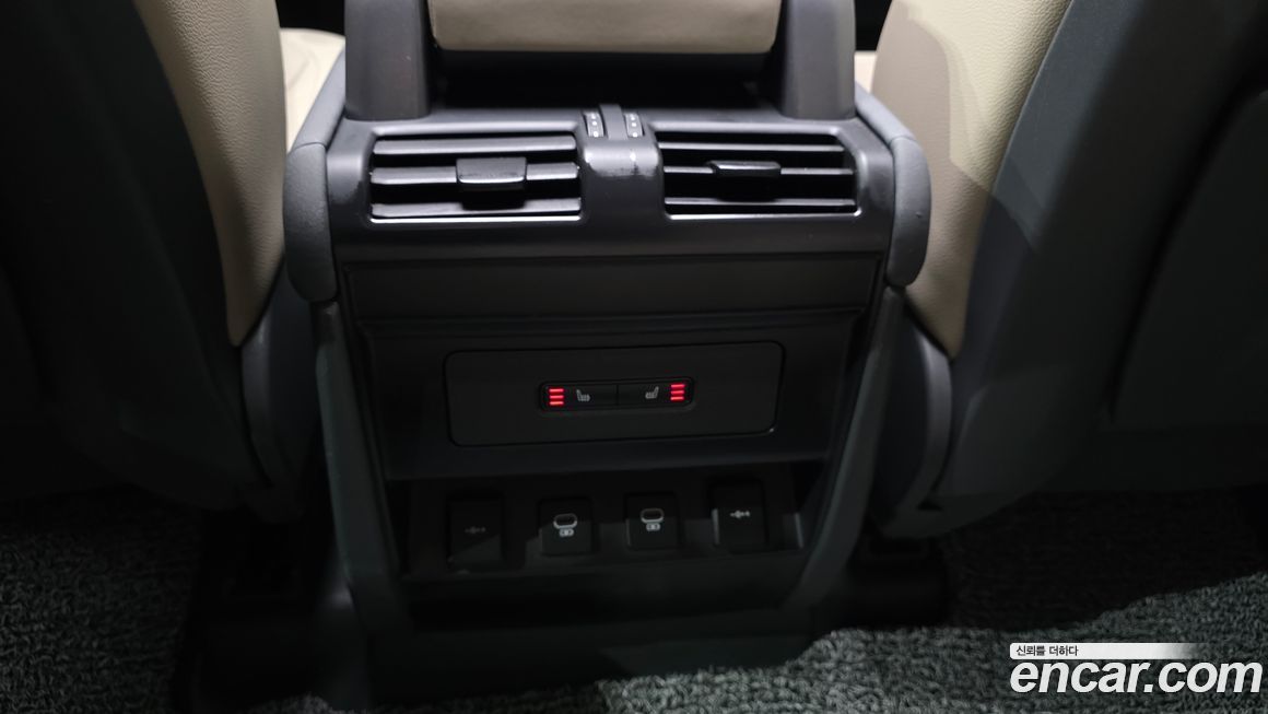 Land Rover Defender 2022