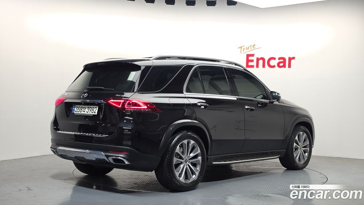 Mercedes-Benz GLE-Class 2021