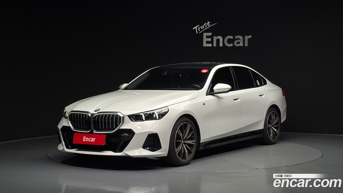 BMW 5-Series 2024