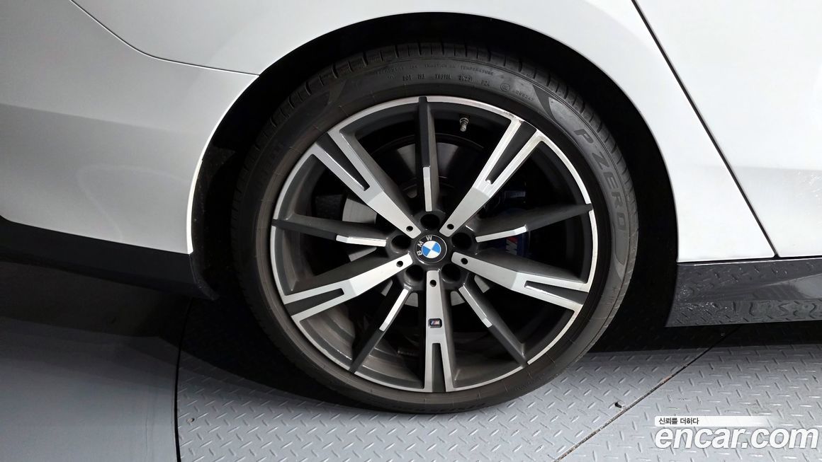 BMW 5-Series 2024
