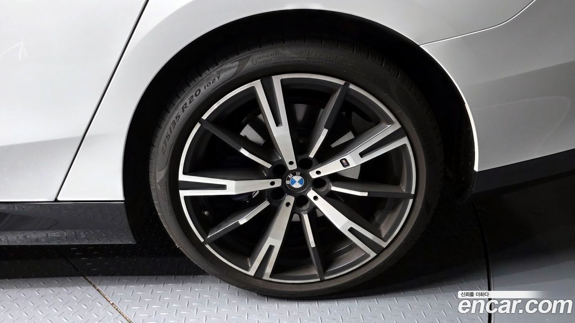 BMW 5-Series 2024