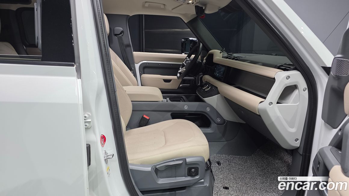 Land Rover Defender 2022