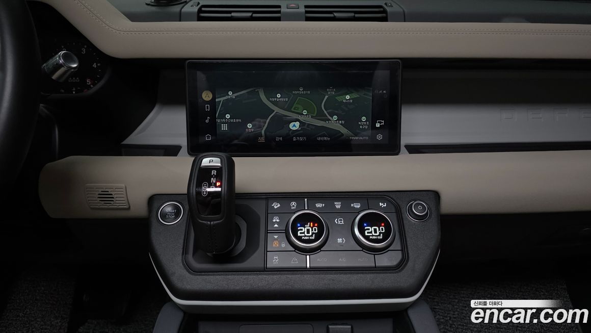 Land Rover Defender 2022