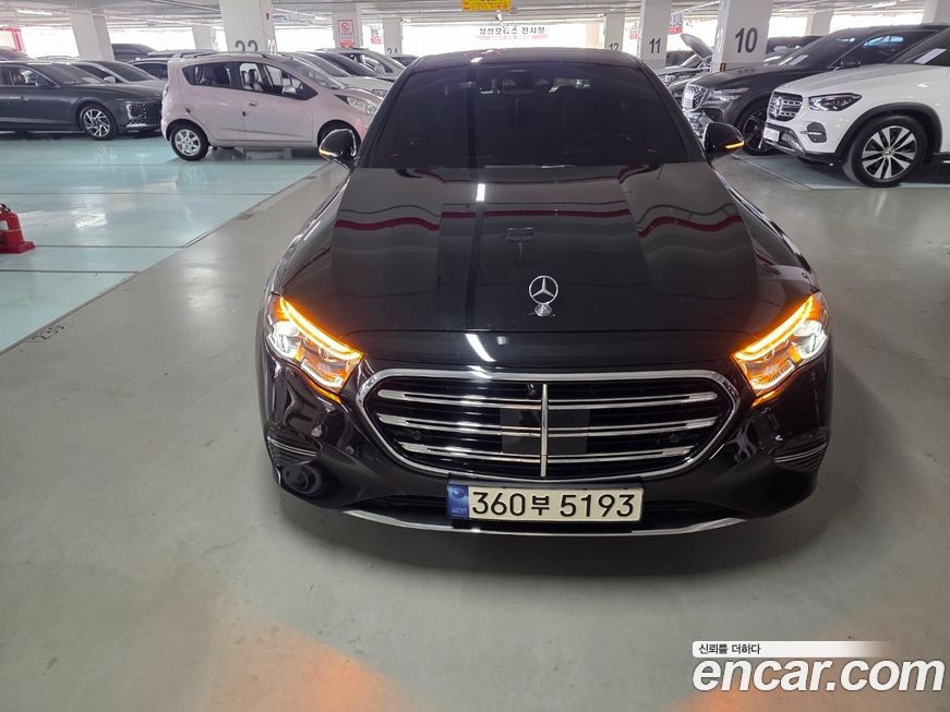 Mercedes-Benz E-Class 2024