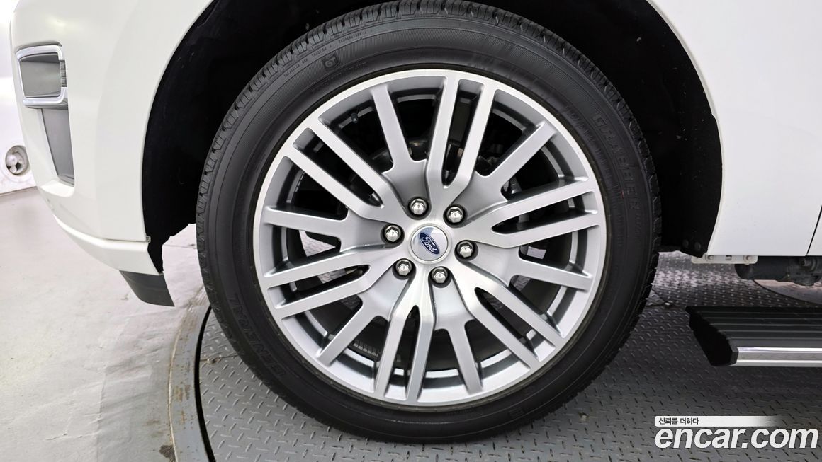 Ford Expedition 2023