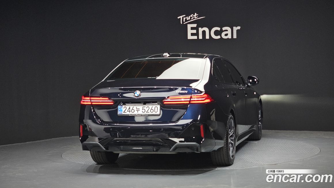 BMW 5-Series 2024