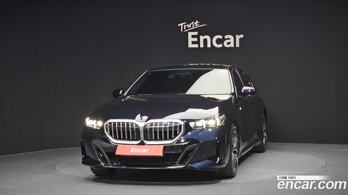 BMW 5-Series 2024