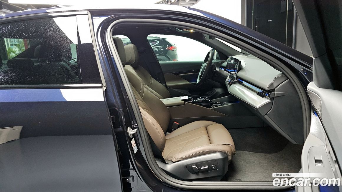 BMW 5-Series 2024