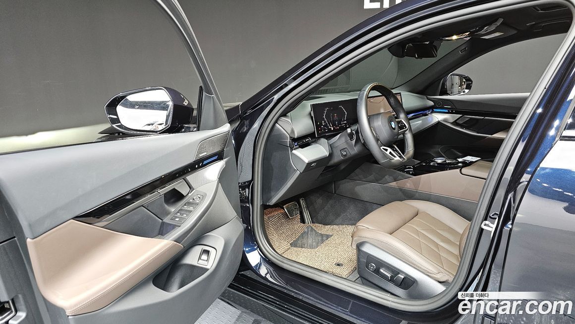 BMW 5-Series 2024