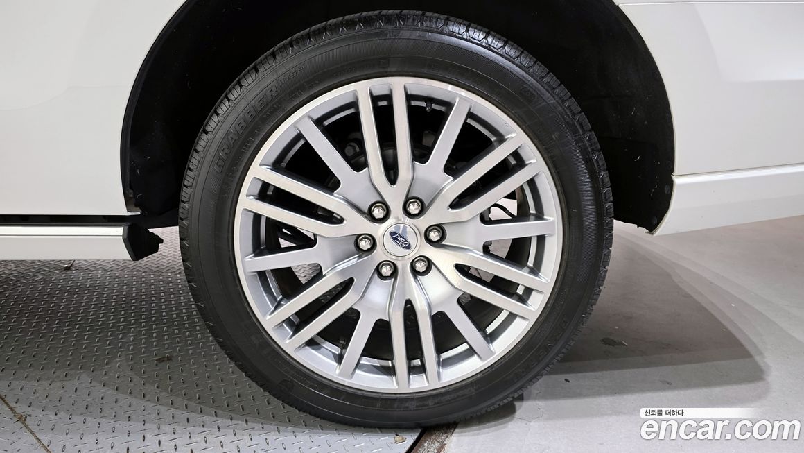 Ford Expedition 2023