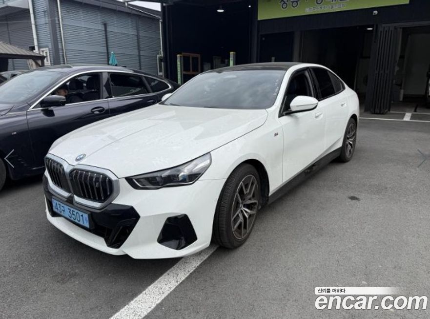 BMW i5 2024