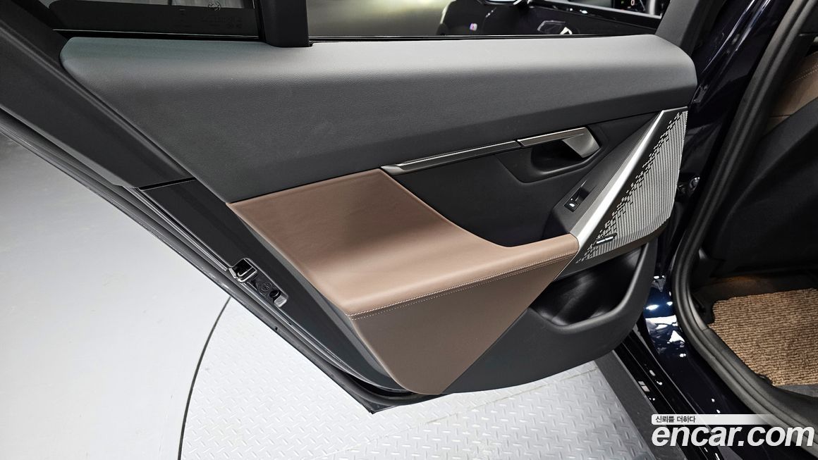 BMW 5-Series 2024