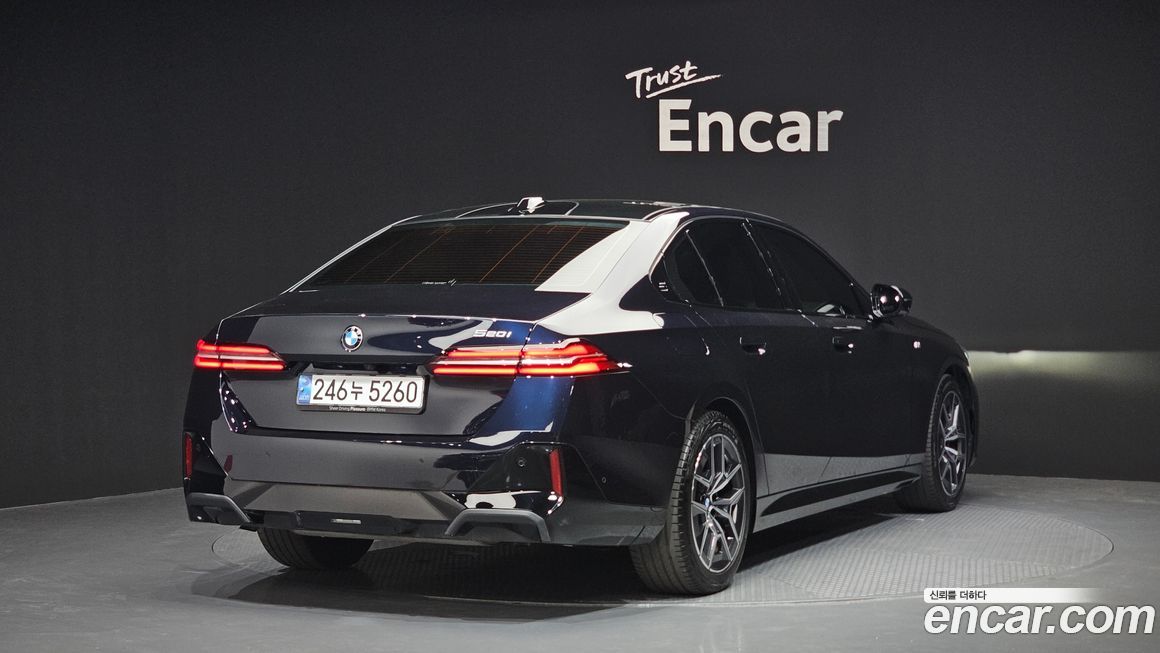 BMW 5-Series 2024
