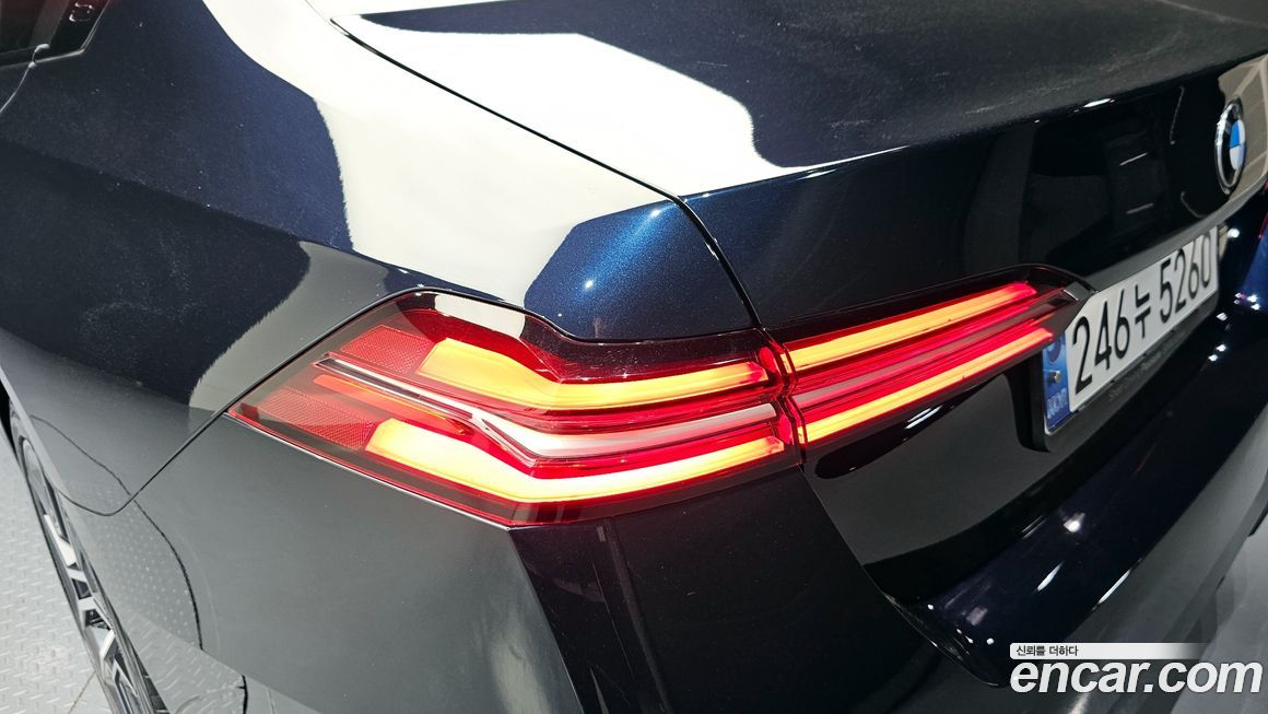BMW 5-Series 2024