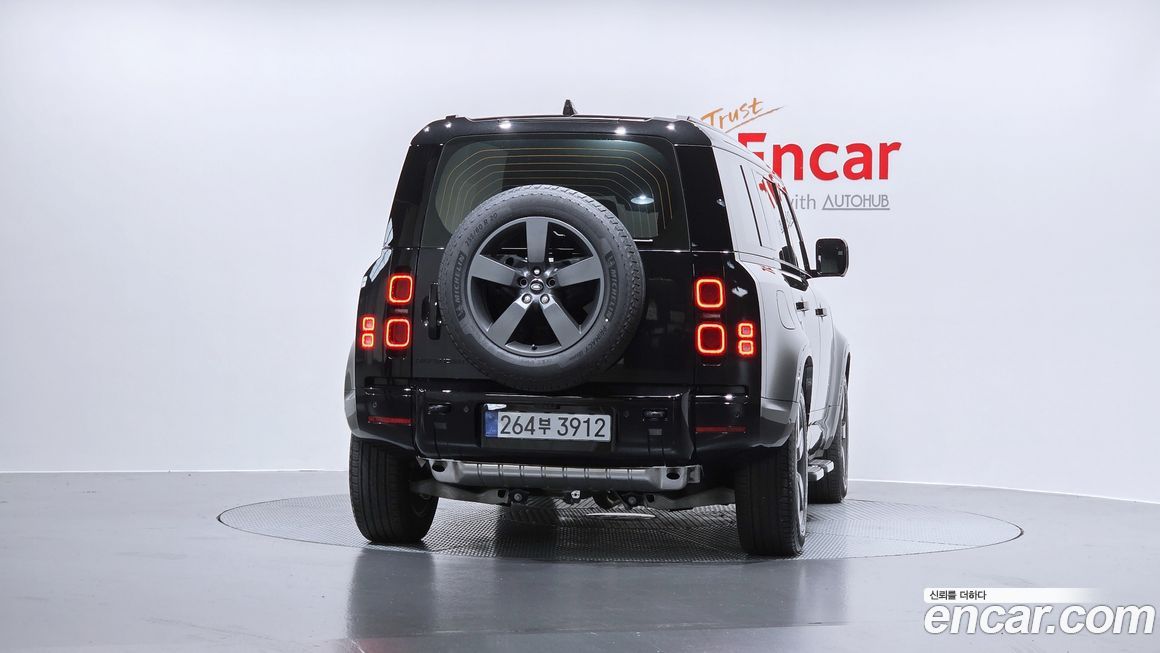 Land Rover Defender 2025