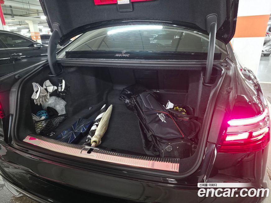 Audi A8 2021