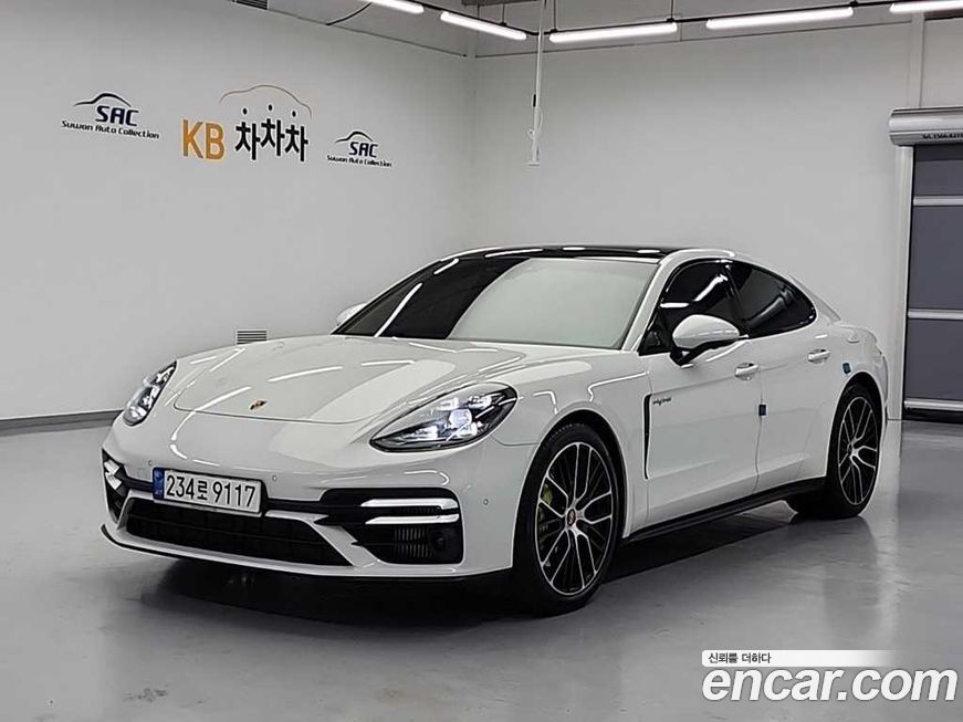 Porsche Panamera 2021