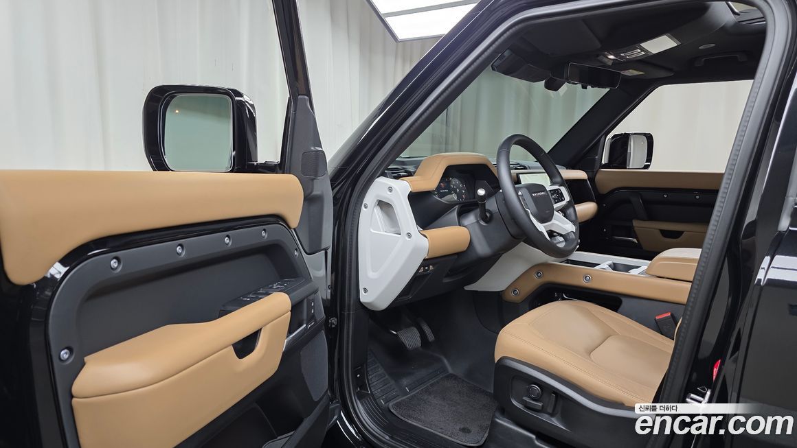 Land Rover Defender 2025