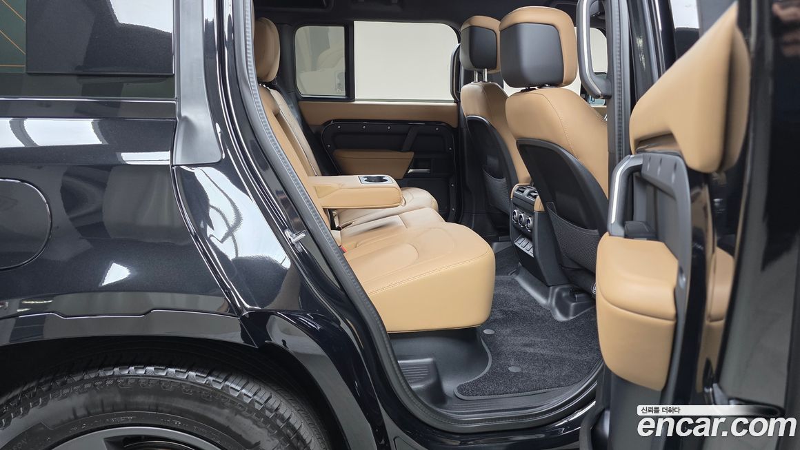 Land Rover Defender 2025