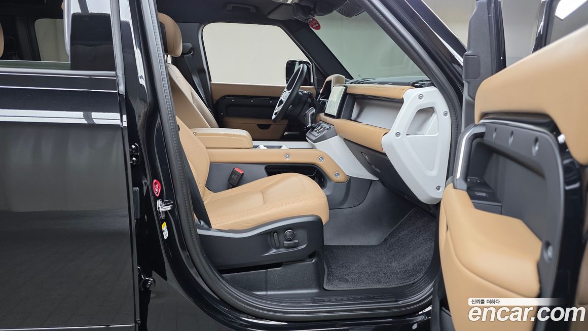 Land Rover Defender 2025