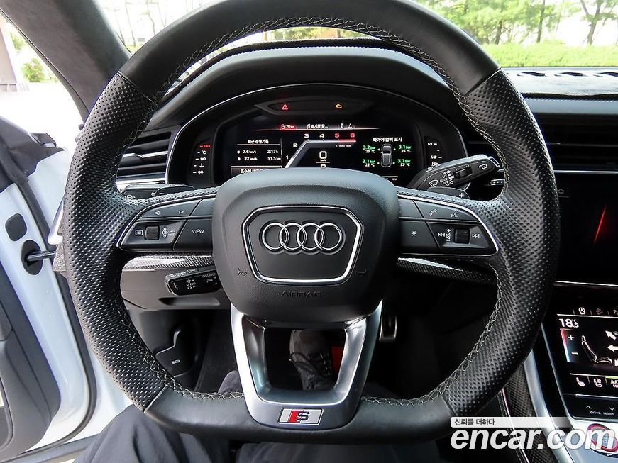 Audi SQ8 2021