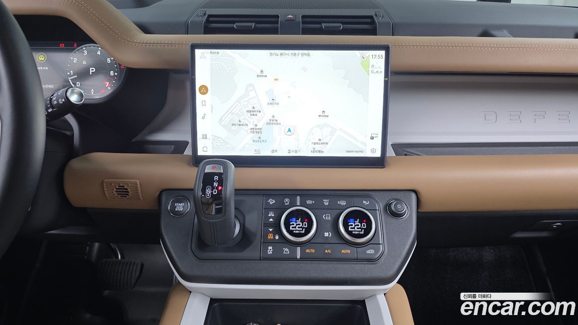 Land Rover Defender 2025
