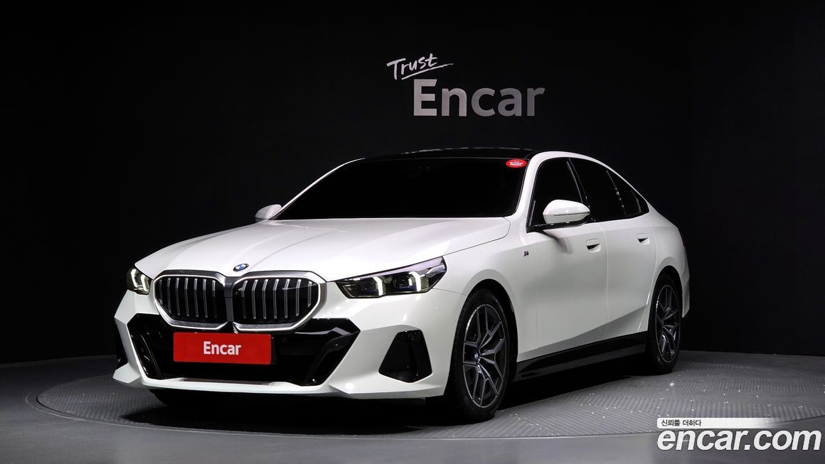 BMW 5-Series 2024