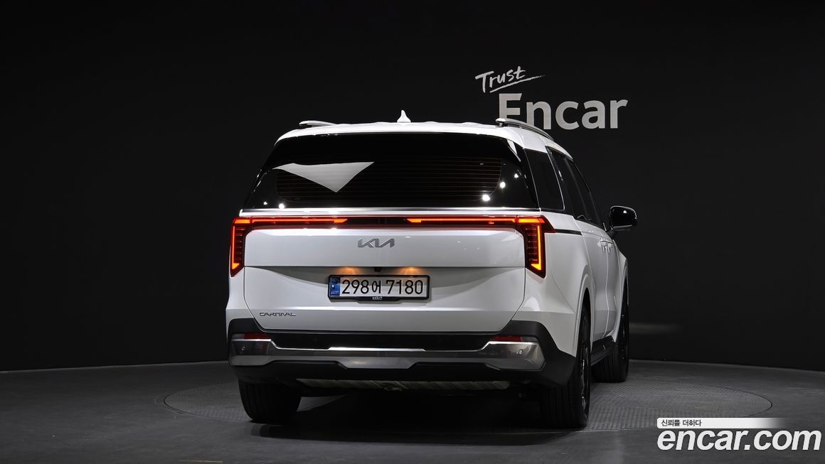 Kia Canival 2024