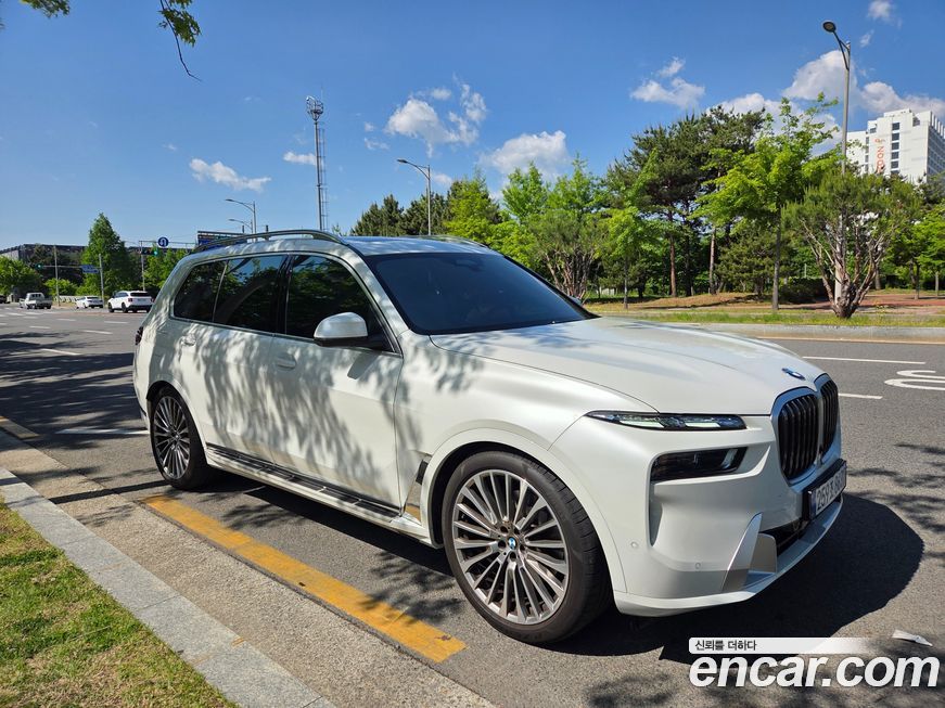 BMW X7 2025